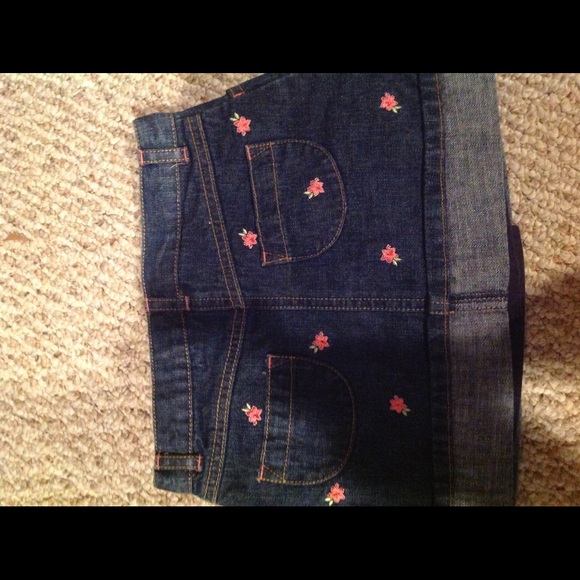 Gymboree Denim Skorts 3-T set of 2 - Picture 3 of 7